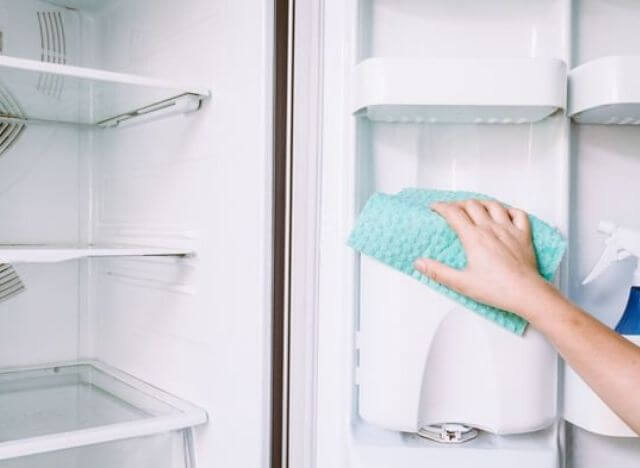 how to prevent mold in refrigerator