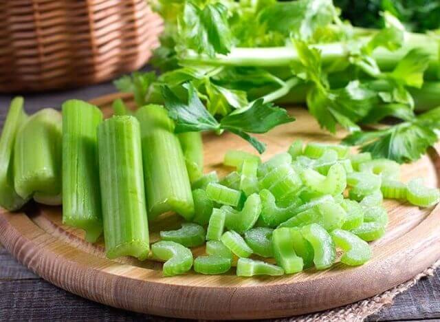 Can you freeze celery for smoothies