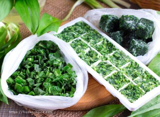 How to freeze herbs in ice cube trays
