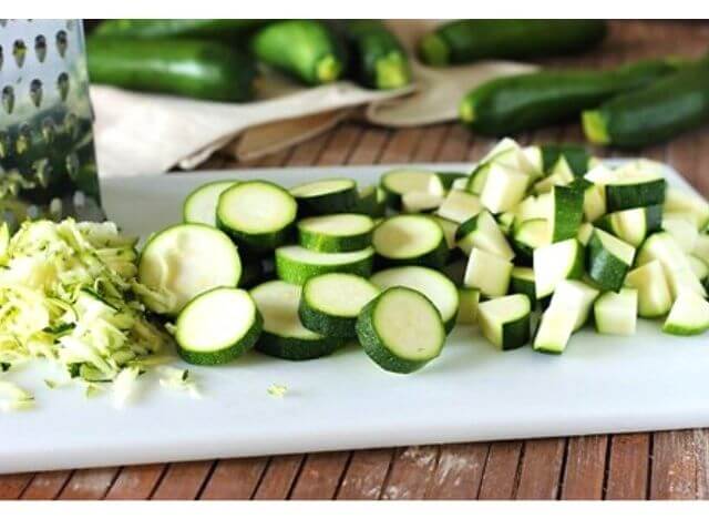 You can freeze fresh unblanched zucchini