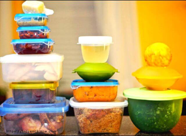 is it safe to put hot food in plastic containers